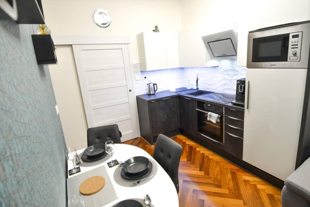 Brandly New Apartment Andel プラハ エクステリア 写真